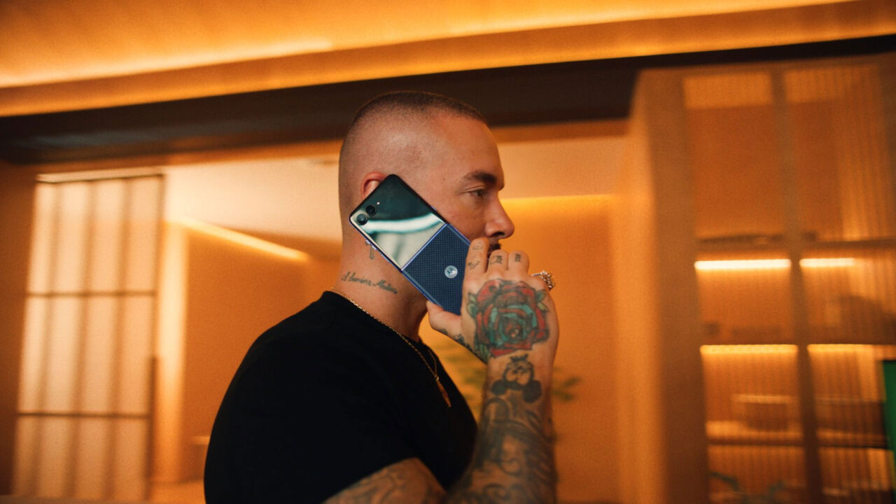 Motorola lanza “Jugamos”, su nueva campaña global de fútbol junto a J Balvin